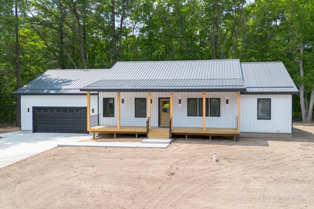 5527 E Samantha Lane Dalton Township, MI 49457