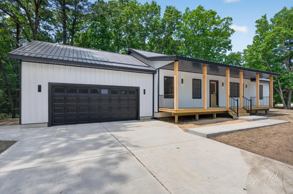 5527 E Samantha Lane Dalton Township, MI 49457