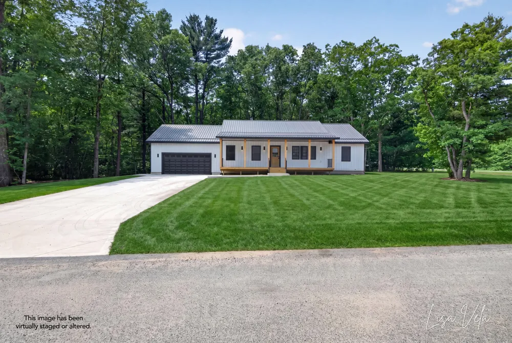 5527 E Samantha Lane Dalton Township, MI 49457