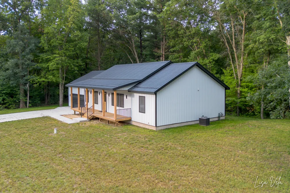 5527 E Samantha Lane Dalton Township, MI 49457