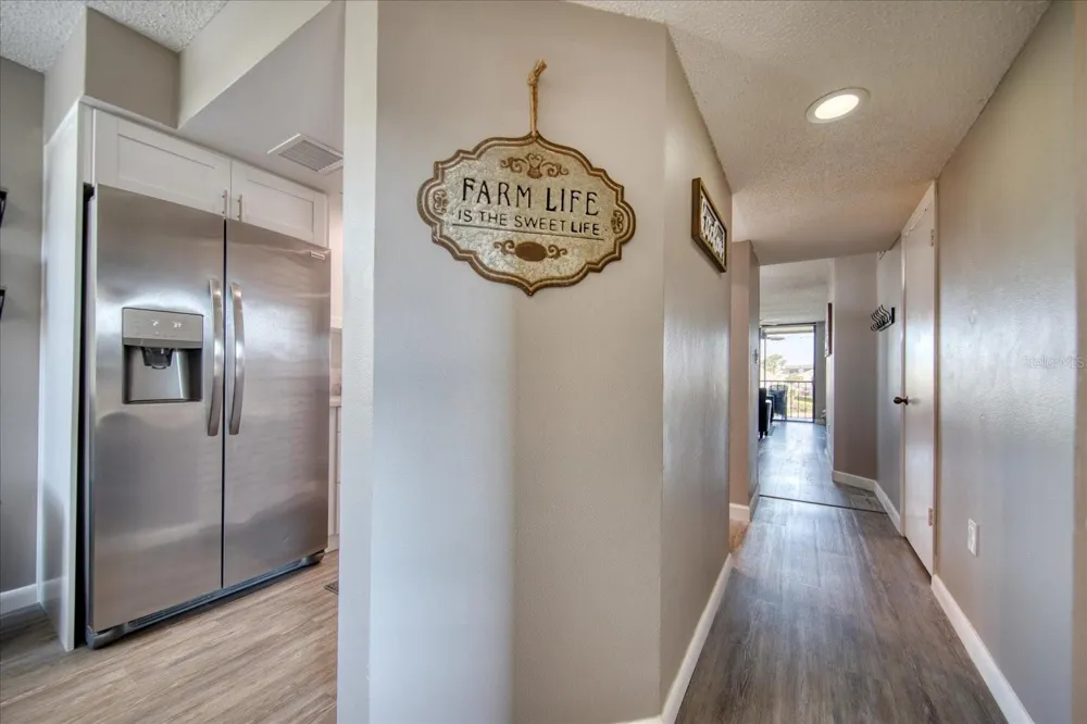 1324 PASADENA AVENUE S #201 South Pasadena, FL 33707