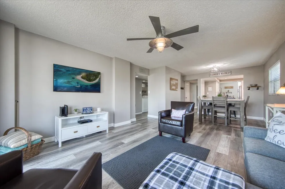 1324 PASADENA AVENUE S #201 South Pasadena, FL 33707