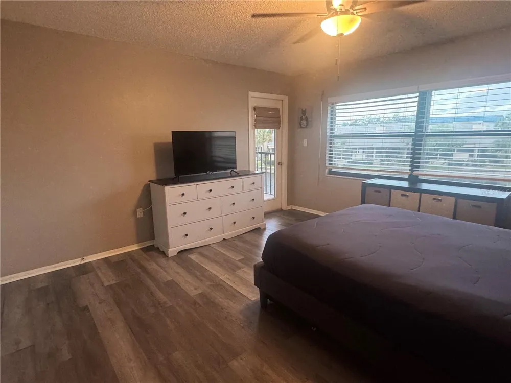 1324 PASADENA AVENUE S #201 South Pasadena, FL 33707