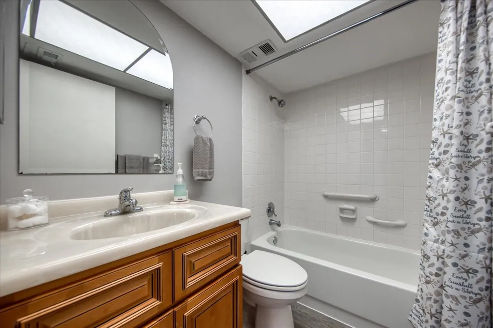 1324 PASADENA AVENUE S #201 South Pasadena, FL 33707