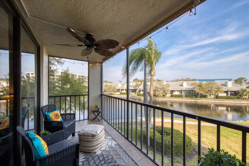 1324 PASADENA AVENUE S #201 South Pasadena, FL 33707