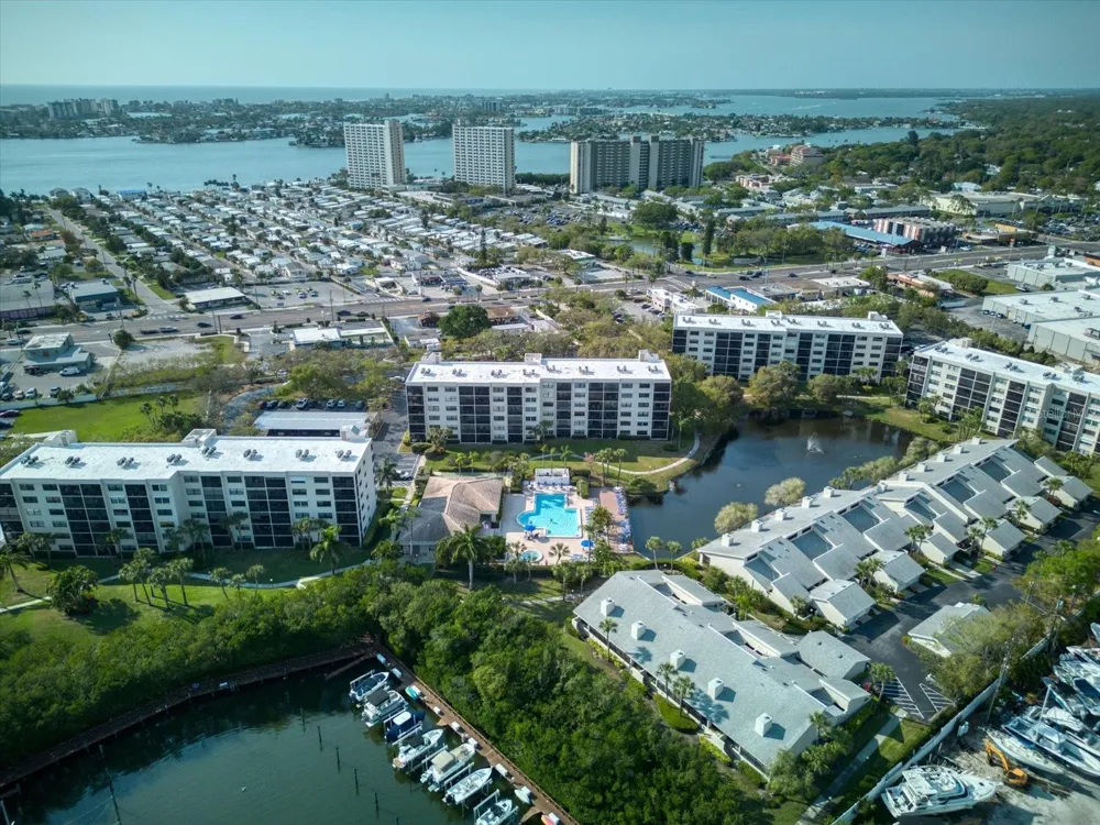 1324 PASADENA AVENUE S #201 South Pasadena, FL 33707
