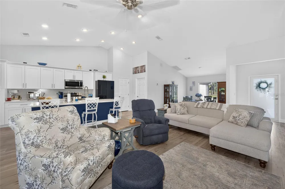 4101 POINCIANA DRIVE Indian Lake Estates, FL 33855