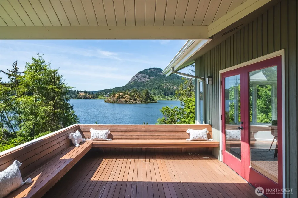 6067 S Campbell Lake Road Anacortes, WA 98221