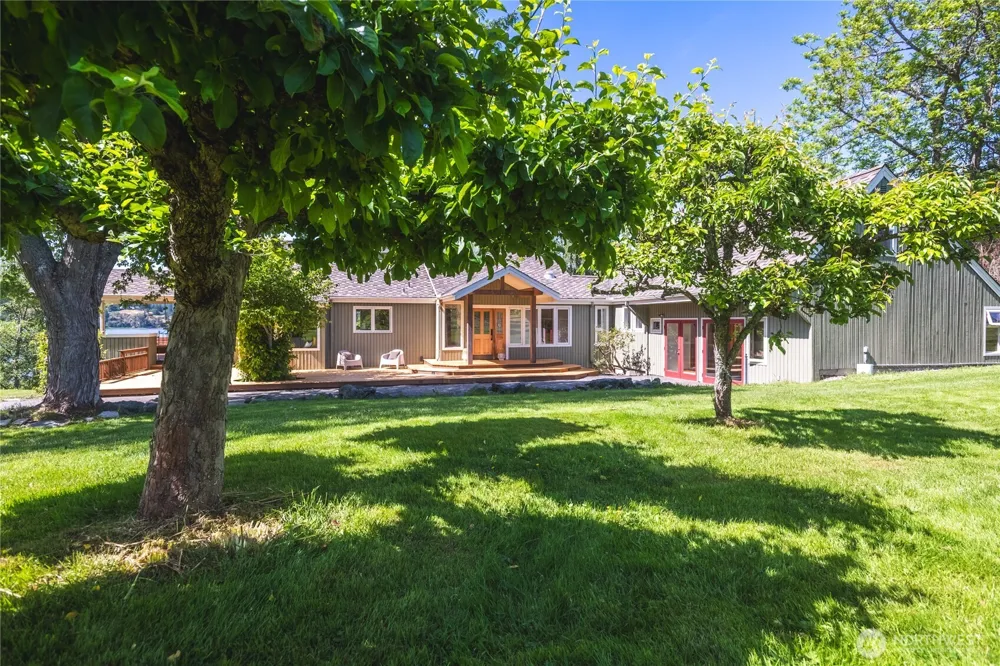 6067 S Campbell Lake Road Anacortes, WA 98221