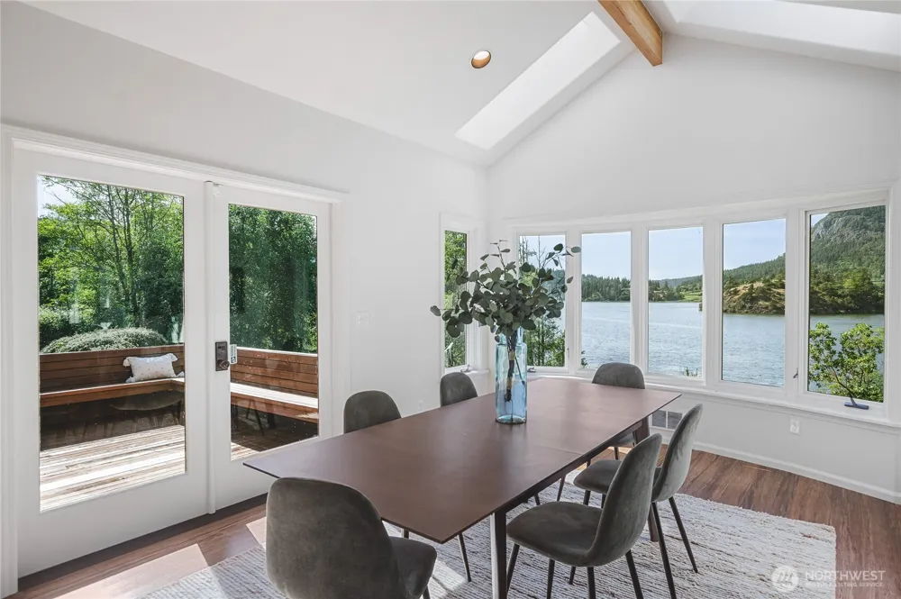 6067 S Campbell Lake Road Anacortes, WA 98221
