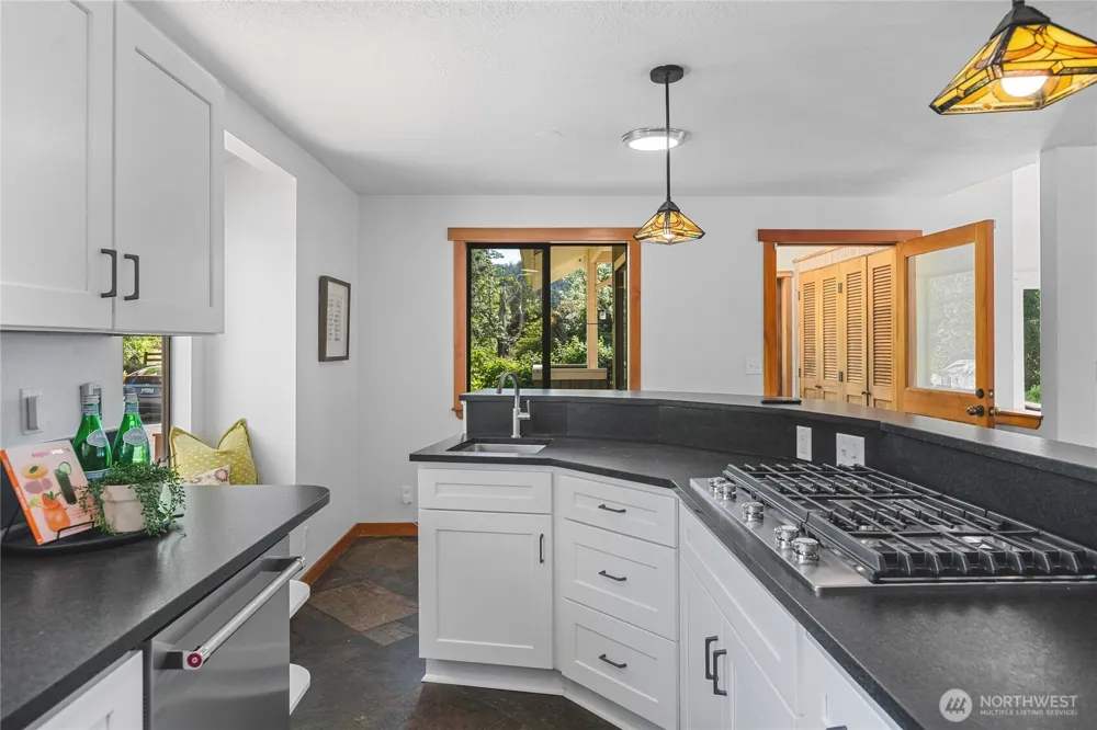6067 S Campbell Lake Road Anacortes, WA 98221