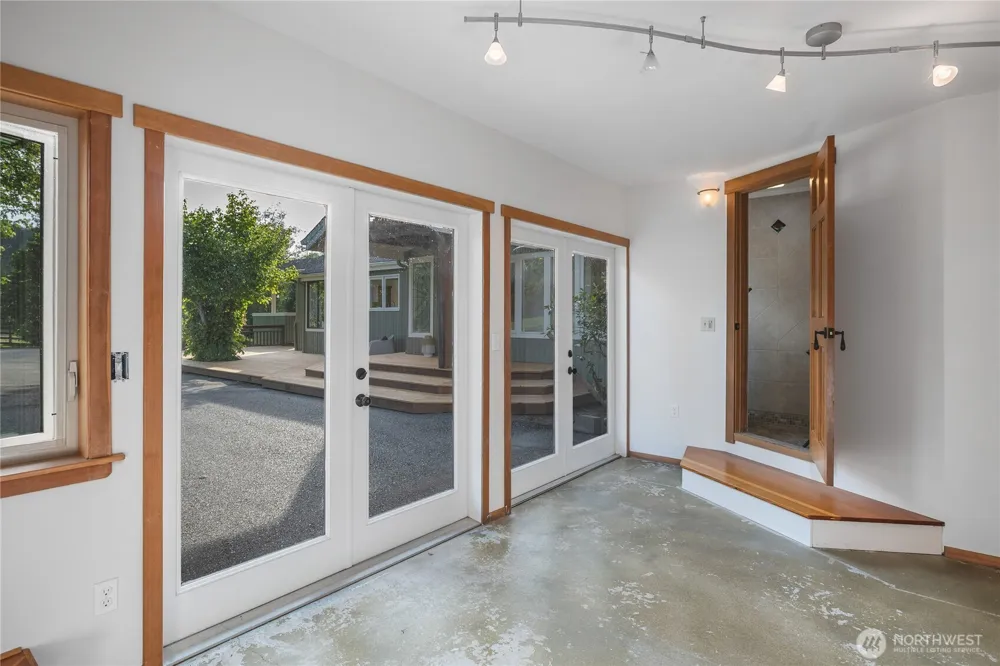 6067 S Campbell Lake Road Anacortes, WA 98221