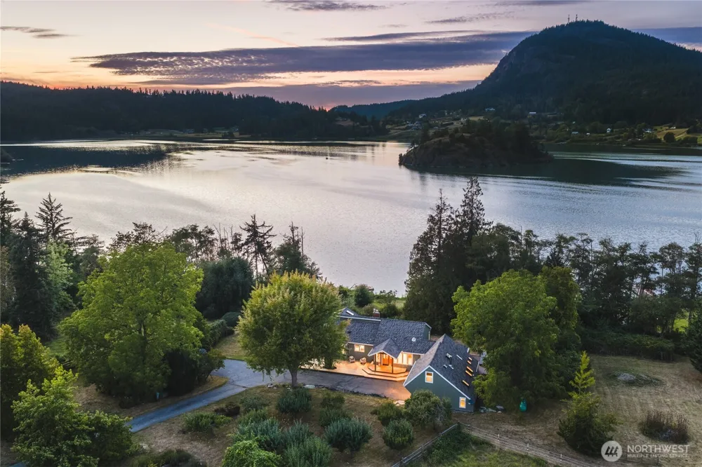 6067 S Campbell Lake Road Anacortes, WA 98221