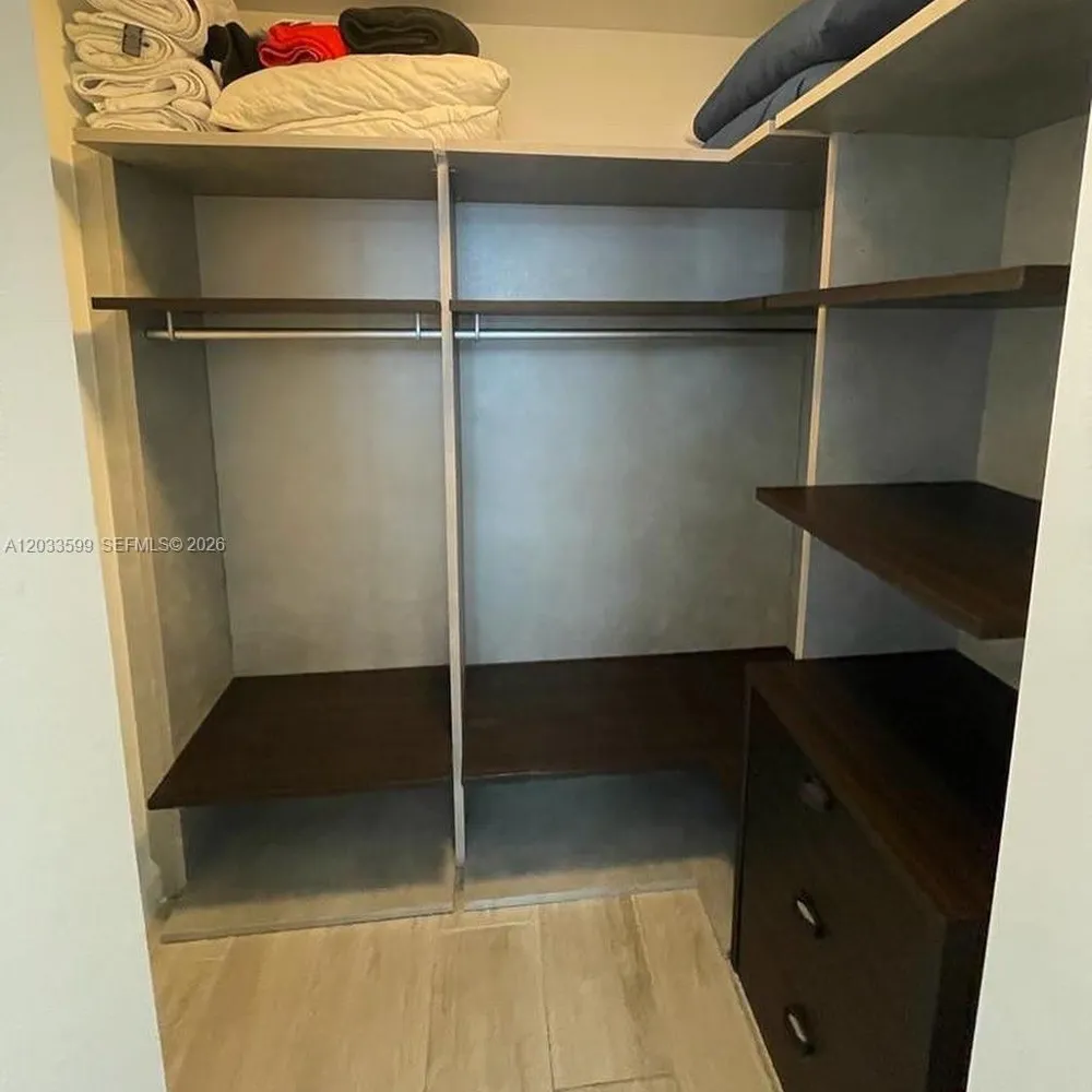 45 SW 9th St #1407 Miami, FL 33130