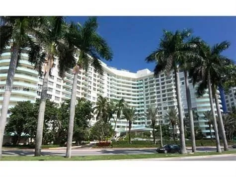 5161 Collins Ave #1702 Miami Beach, FL 33140