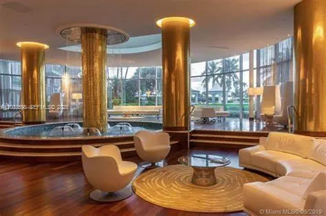5161 Collins Ave #1702 Miami Beach, FL 33140