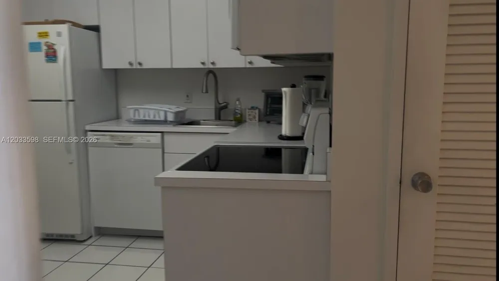 5161 Collins Ave #1702 Miami Beach, FL 33140