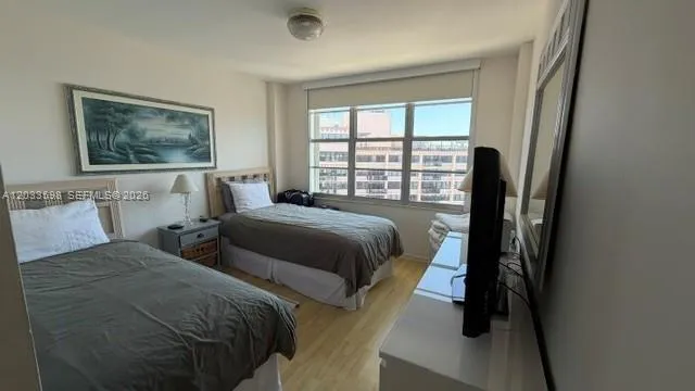 5161 Collins Ave #1702 Miami Beach, FL 33140