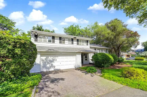 105 Serpentine Lane