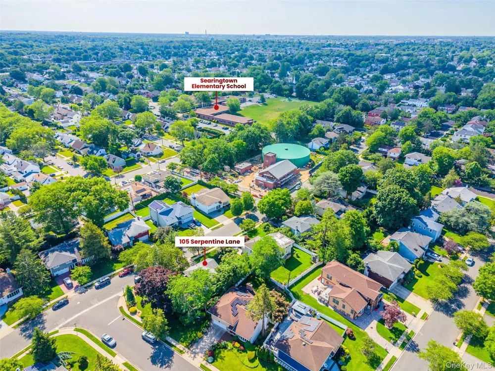 105 Serpentine Lane Albertson, NY 11507