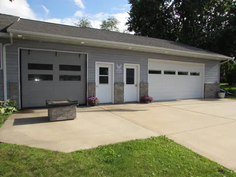 200 Kenzie Street