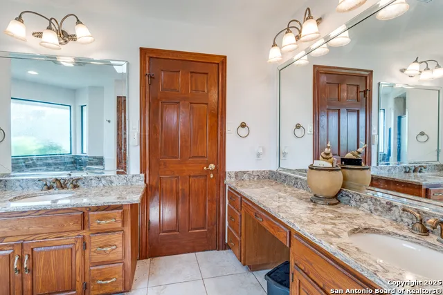 8470 Park Lane Dr San Antonio, TX 78266