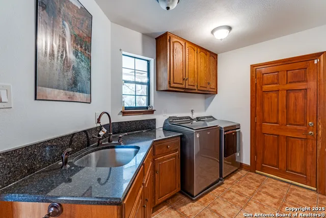 8470 Park Lane Dr San Antonio, TX 78266