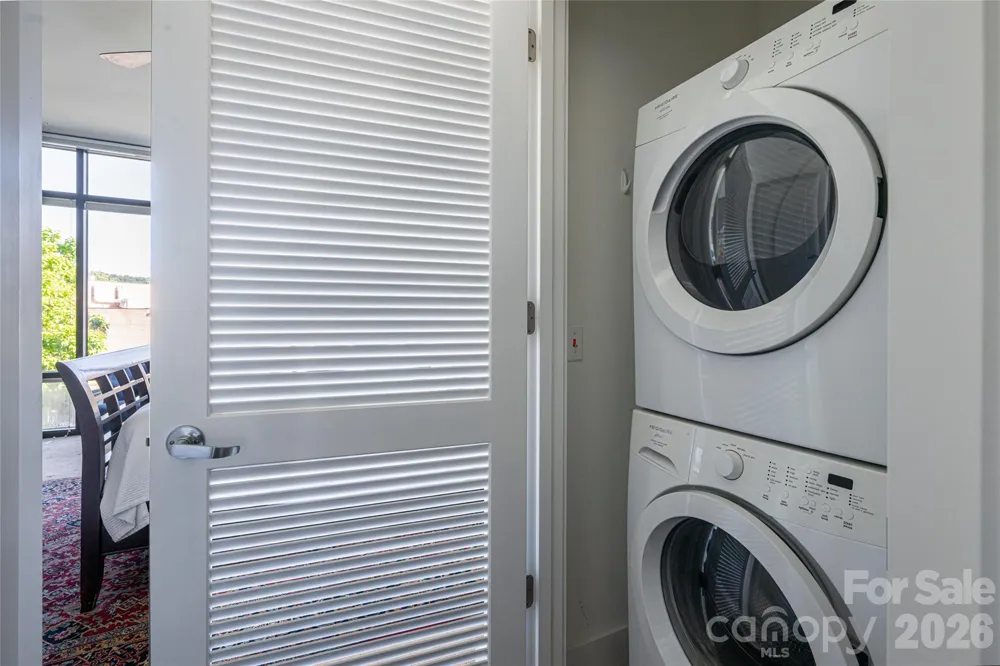 60 unit #302 Market Street Asheville, NC 28801