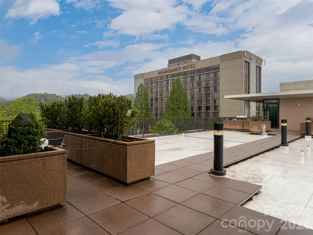 60 unit #302 Market Street Asheville, NC 28801