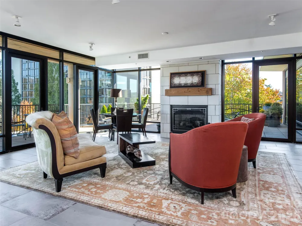 60 unit #302 Market Street Asheville, NC 28801