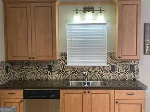 8590 Kencrest DR Winston, GA 30187