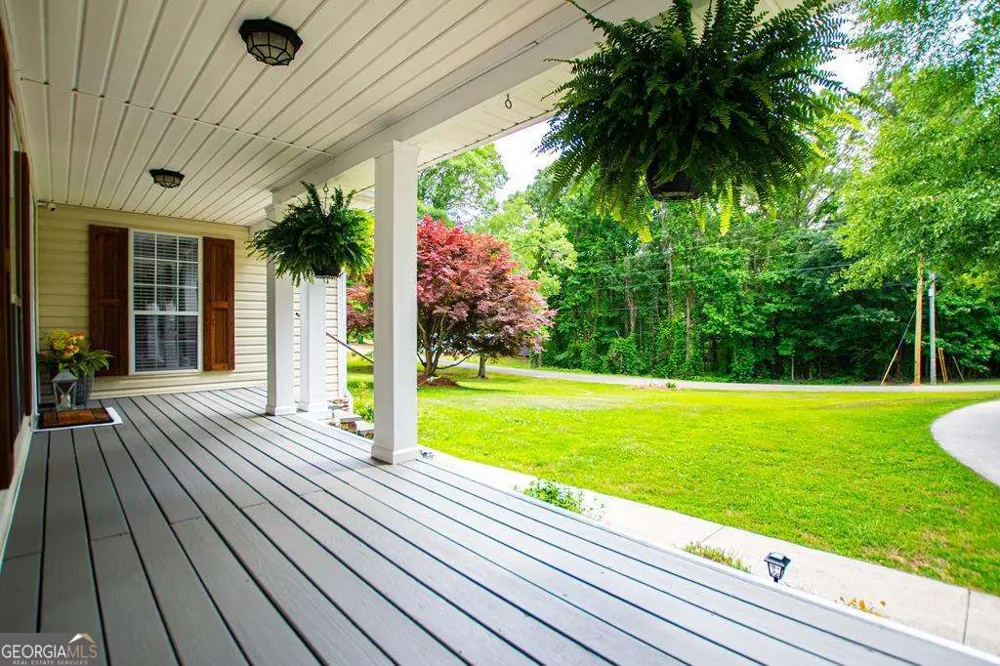 2 Pine Hill DR Ranburne, AL 36273