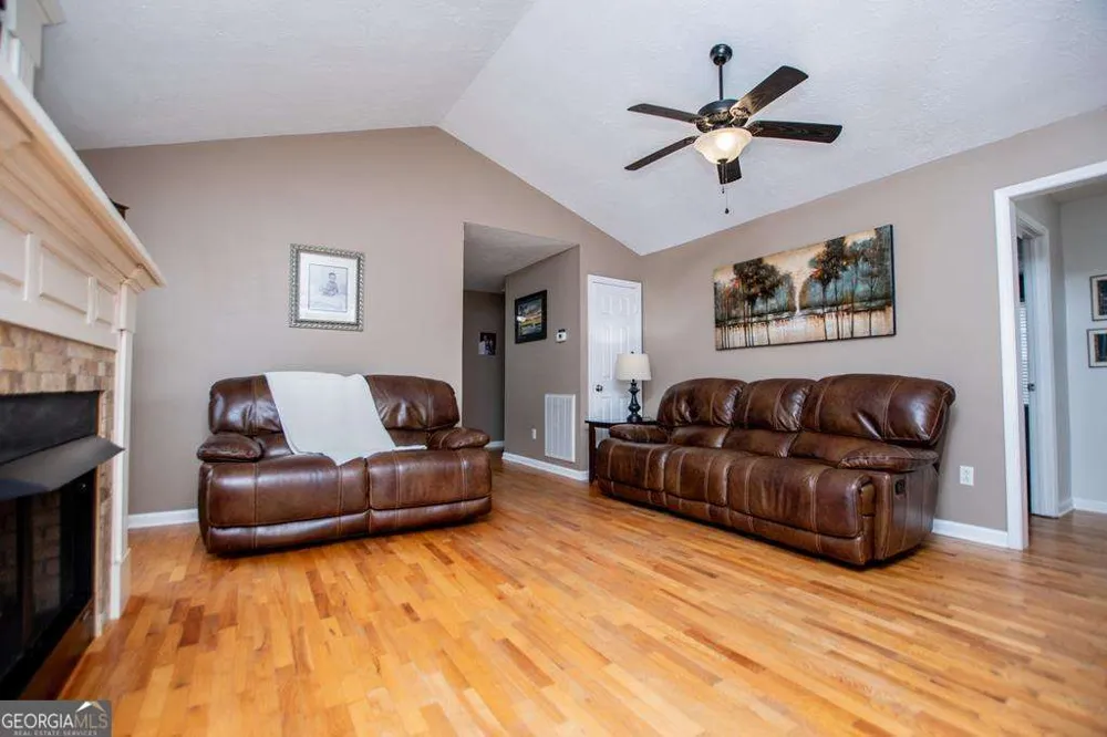 2 Pine Hill DR Ranburne, AL 36273