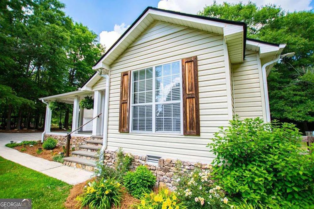 2 Pine Hill DR Ranburne, AL 36273