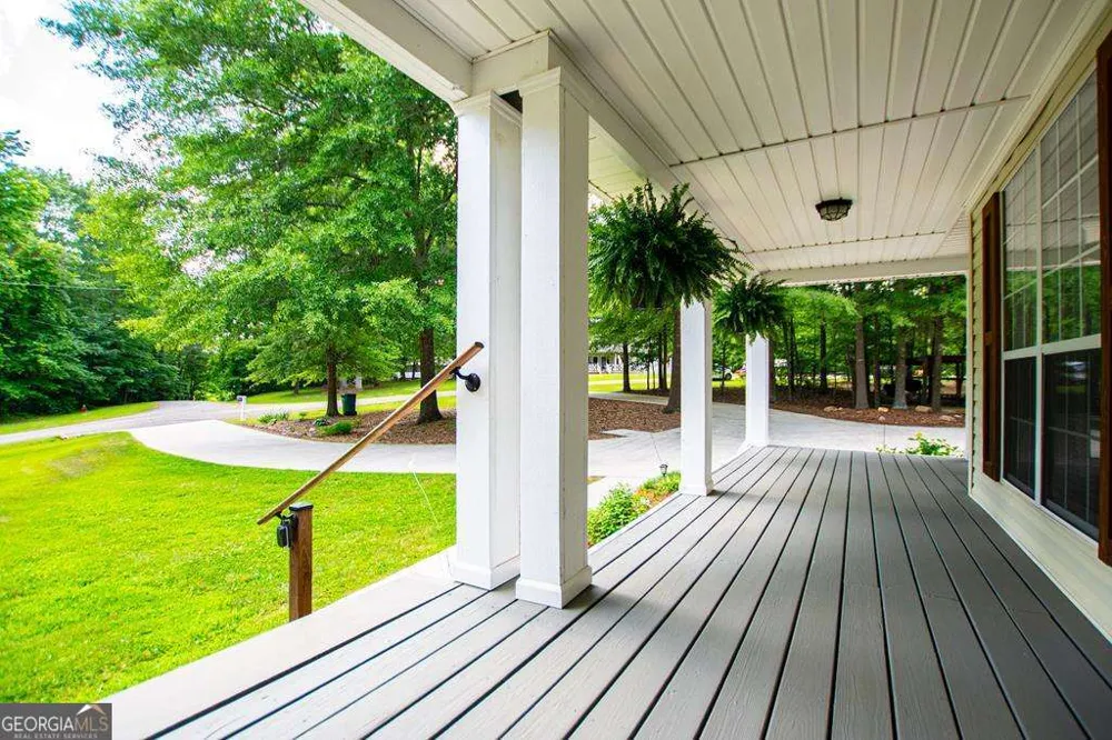 2 Pine Hill DR Ranburne, AL 36273
