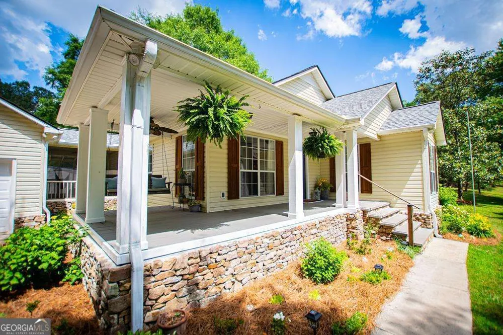 2 Pine Hill DR Ranburne, AL 36273