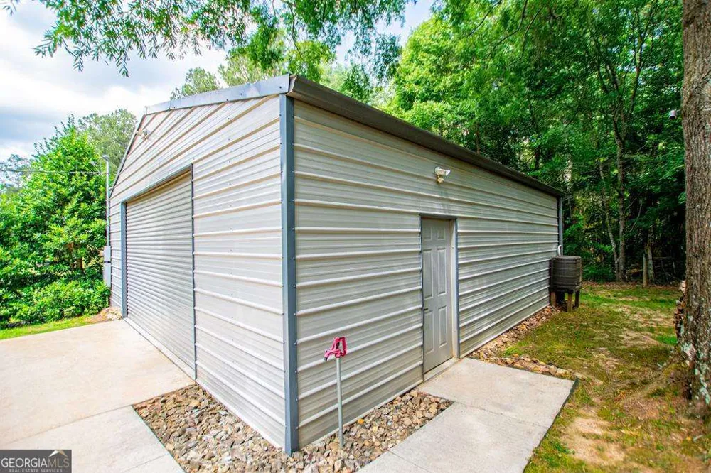 2 Pine Hill DR Ranburne, AL 36273