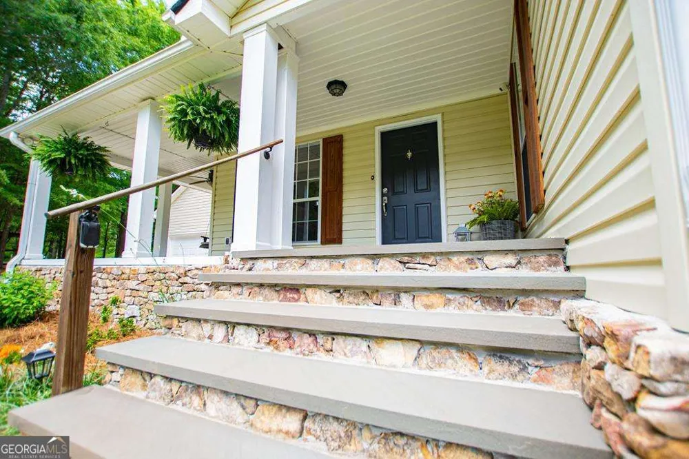 2 Pine Hill DR Ranburne, AL 36273