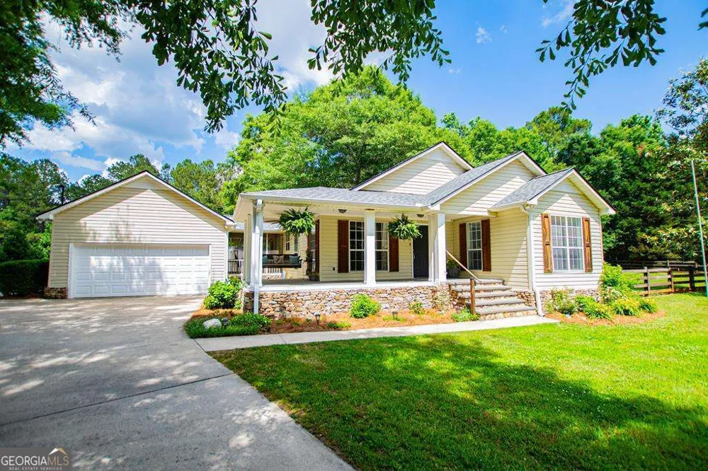 2 Pine Hill DR Ranburne, AL 36273