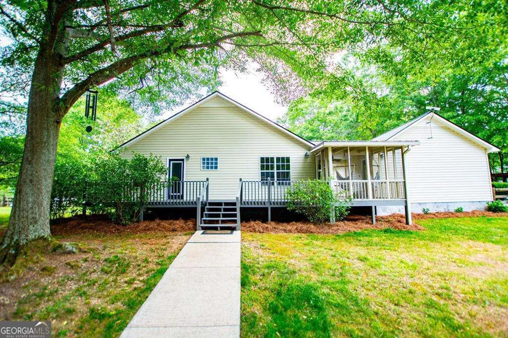 2 Pine Hill DR Ranburne, AL 36273