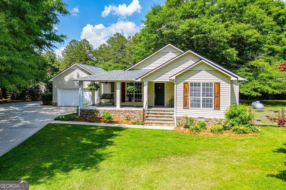 2 Pine Hill DR Ranburne, AL 36273