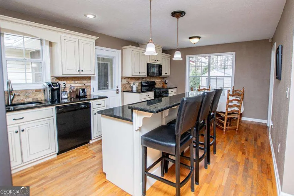 2 Pine Hill DR Ranburne, AL 36273