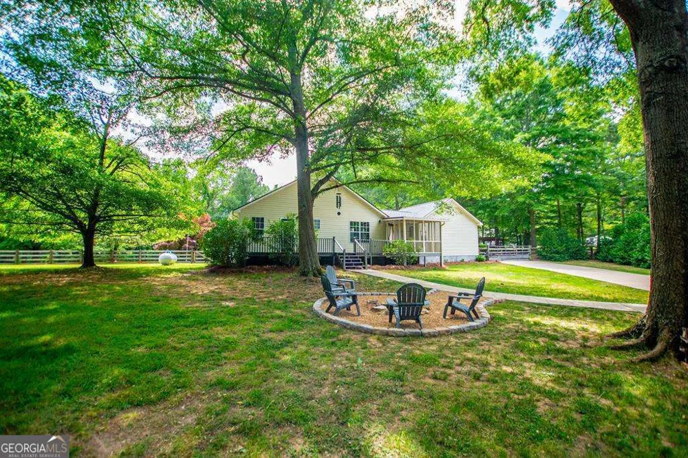 2 Pine Hill DR Ranburne, AL 36273