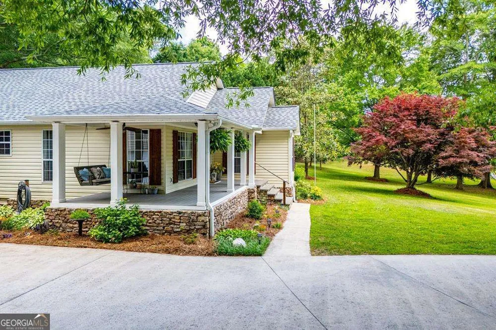 2 Pine Hill DR Ranburne, AL 36273