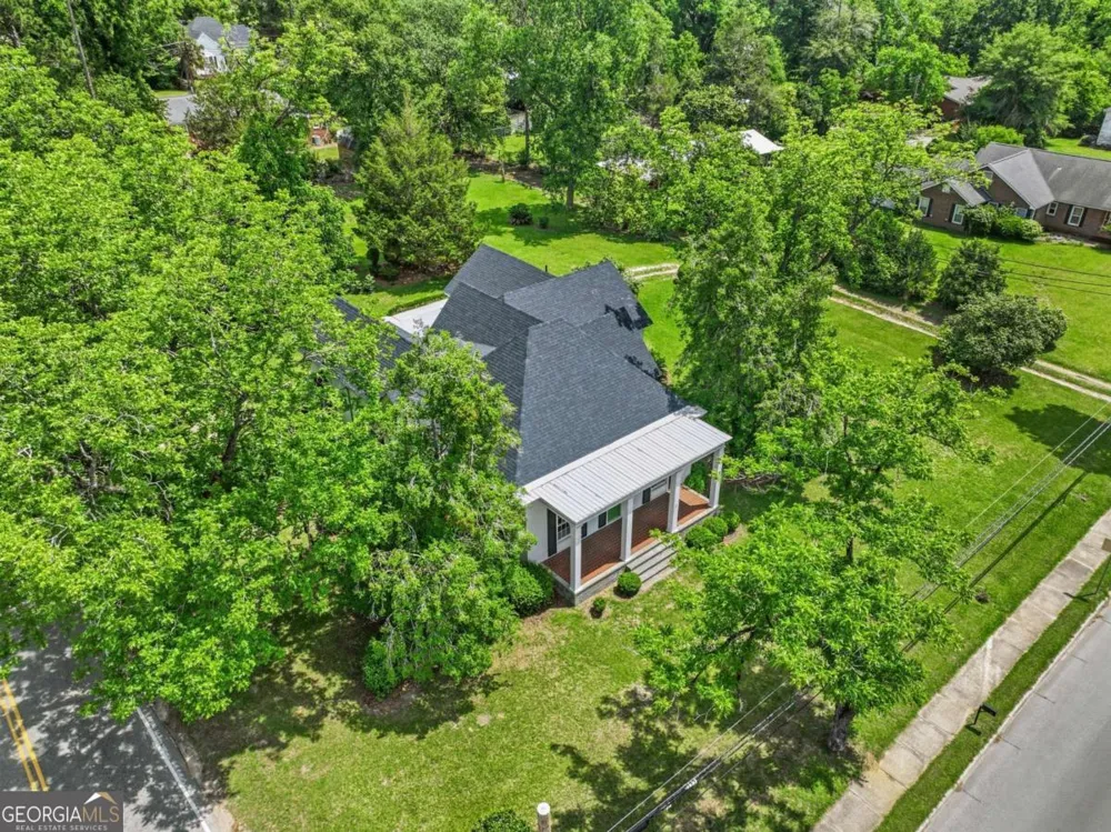 709 W Fourth Ocilla, GA 31774