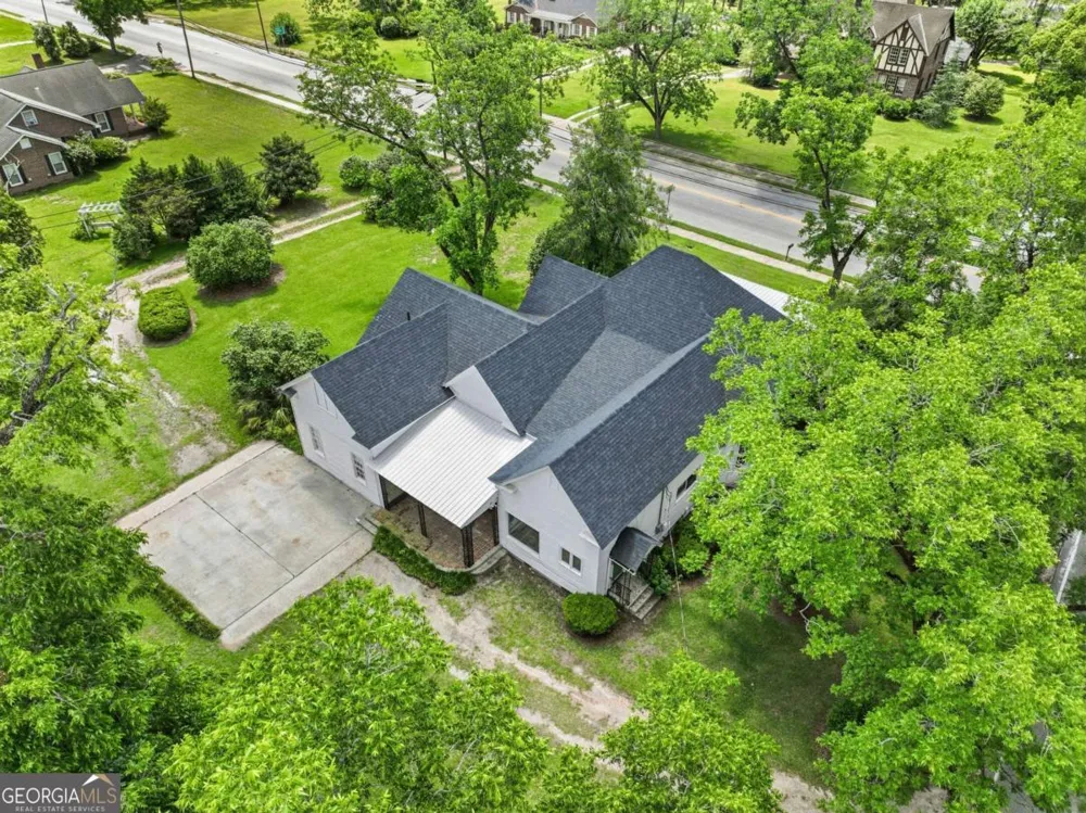 709 W Fourth Ocilla, GA 31774