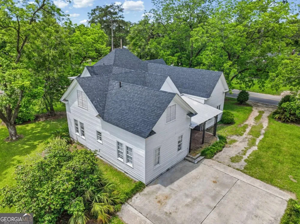 709 W Fourth Ocilla, GA 31774
