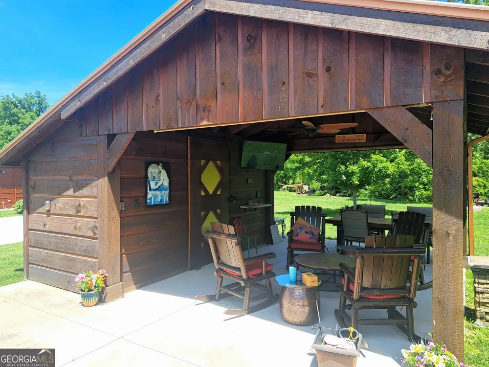 399 Golden Nugget RD Blairsville, GA 30512