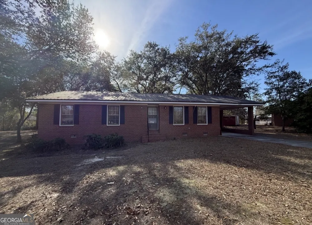 1612 Knox ST Dublin, GA 31021