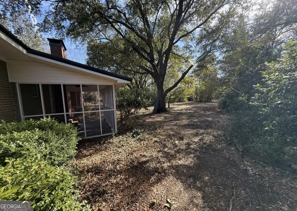 1612 Knox ST Dublin, GA 31021
